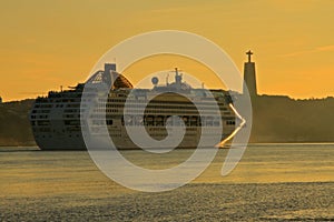 Sunset on river Tejo (Lisbon)