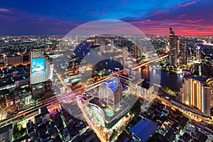 Atardecer sobre el, tailandia 