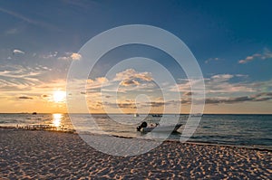 Atardecer sobre el Playa en México 