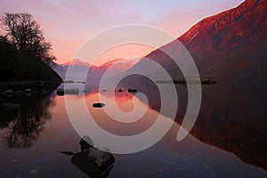 Sunset view across Wastwater to Great Gable