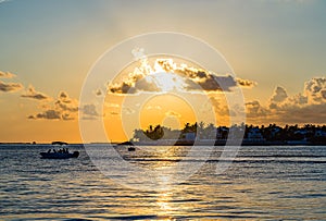 Sunset, view of Sunset y Island from Mallory Square, Key West, Florida, US