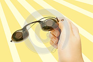 Suntan goggles