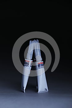 Super glue from Netherlands, Handig, isolated