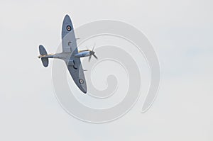 Supermarine Spitfire, RAF BBMF, Battle of Britain Memorial Flight, flypast banking