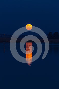 Supermoon rise over Rietvlei Dam at Pretoria 3