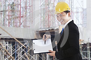 Supervisor showing blank clipboard