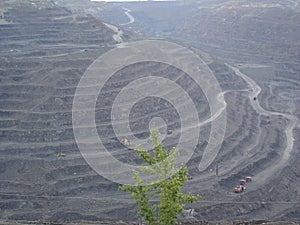 Surface ironstone mining (open-pit quarry)