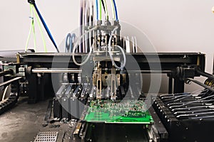 Surface-mount technology placement machine