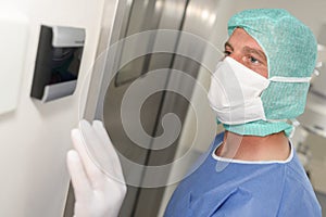 surgeon entering operation theatre