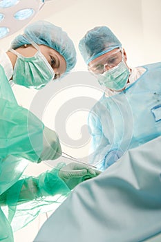 Surgeons working together