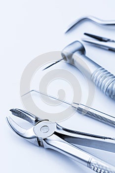 Surgical removal of wisdom teeth at a dentist