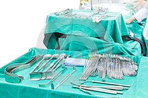 Surgical tools displayed on a surgical tray who need to operate