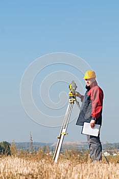 Surveyor theodolite works