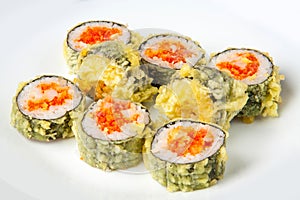 Sushi roll with tempura tuna and salmon