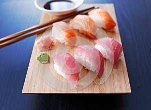 Sushi - Salmon and tuna nigiri