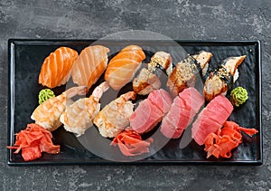 Sushi Set gunkan, nigiri and rolls