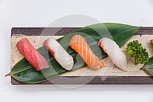 Sushi Set : Maguro Bluefin Tuna, Hamachi Yellowtail, Salmon, Tai Red Seabeam,