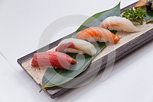 Sushi Set : Maguro Bluefin Tuna, Hamachi Yellowtail, Salmon, Tai Red Seabeam,