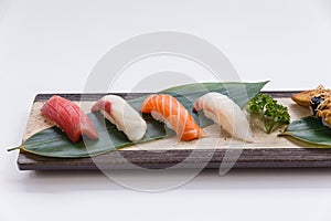 Sushi Set : Maguro Bluefin Tuna, Hamachi Yellowtail, Salmon, Tai Red Seabeam,