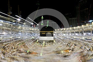 Suudi Arabistan Mekke`de Mescid-i Haram`da Kabe photo