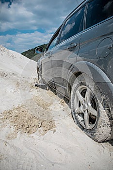 suv car stuck in sand