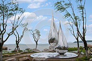 Suzhou Jinji Lake City sculpture --- water droplets