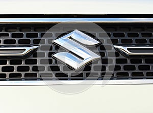 Suzuki logo on Ignis car.