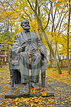 SVETLOGORSK, RUSSIA. A monument to the academician I. P. Pavlov in autumn day