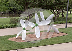 `Sweet Autumn Vine`, a steel sculpture by Laura Walters Abrams located in Watercrest Park, Dallas, Texas photo