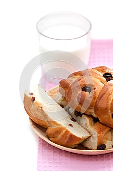 Sweet bread with raisins and milk