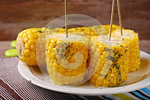 Sweet corn with butter and herbs