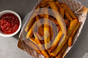 Sweet potato fries, sliced â€‹â€‹and fried sweet potatoes