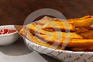 Sweet potato fries, sliced â€‹â€‹and fried sweet potatoes