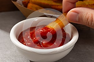 Sweet potato fries, sliced â€‹â€‹and fried sweet potatoes