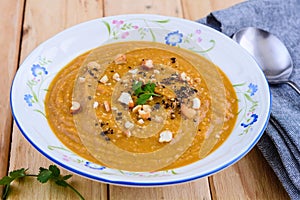 Sweet potato soup with roasted cashew