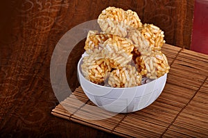 Sweet puffed rice balls