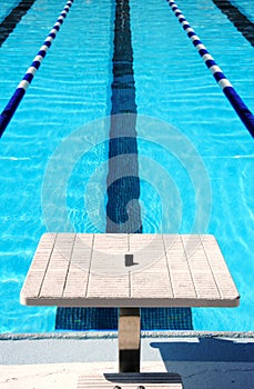 Swimming lane and start block