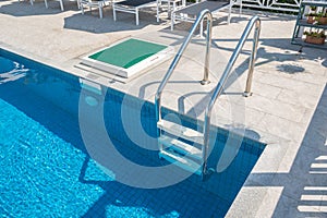 Swimming pool ladder