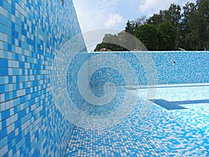 Swimming pool without water