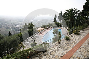 Swimmingpool with view