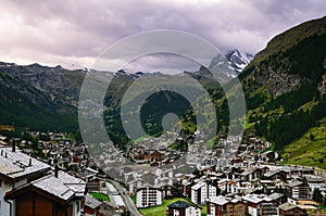 Švýcarský středisku z hora na zakalený 
