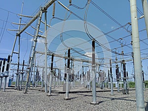 High voltage switchyard and electrical power substation