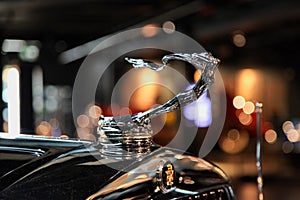 Symbol of Cadillac 353 v8 1930s