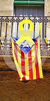 Symbols of Catalan separatism in Peratallada, Bajo Ampurdán