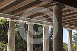 Symmetries and geometries and columns at the Agora of Athens