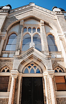 Budova synagogy v Nitře, industriální styl