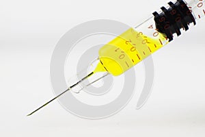 Syringes and medicines, ideal image for the medical field during pandemics