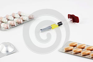 Syringes and medicines, ideal image for the medical field during pandemics