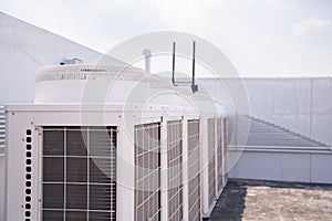 System of central conditioning set on the roof of the building