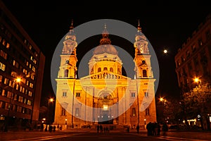 Szent Istvan Bazilika at night in Budapest